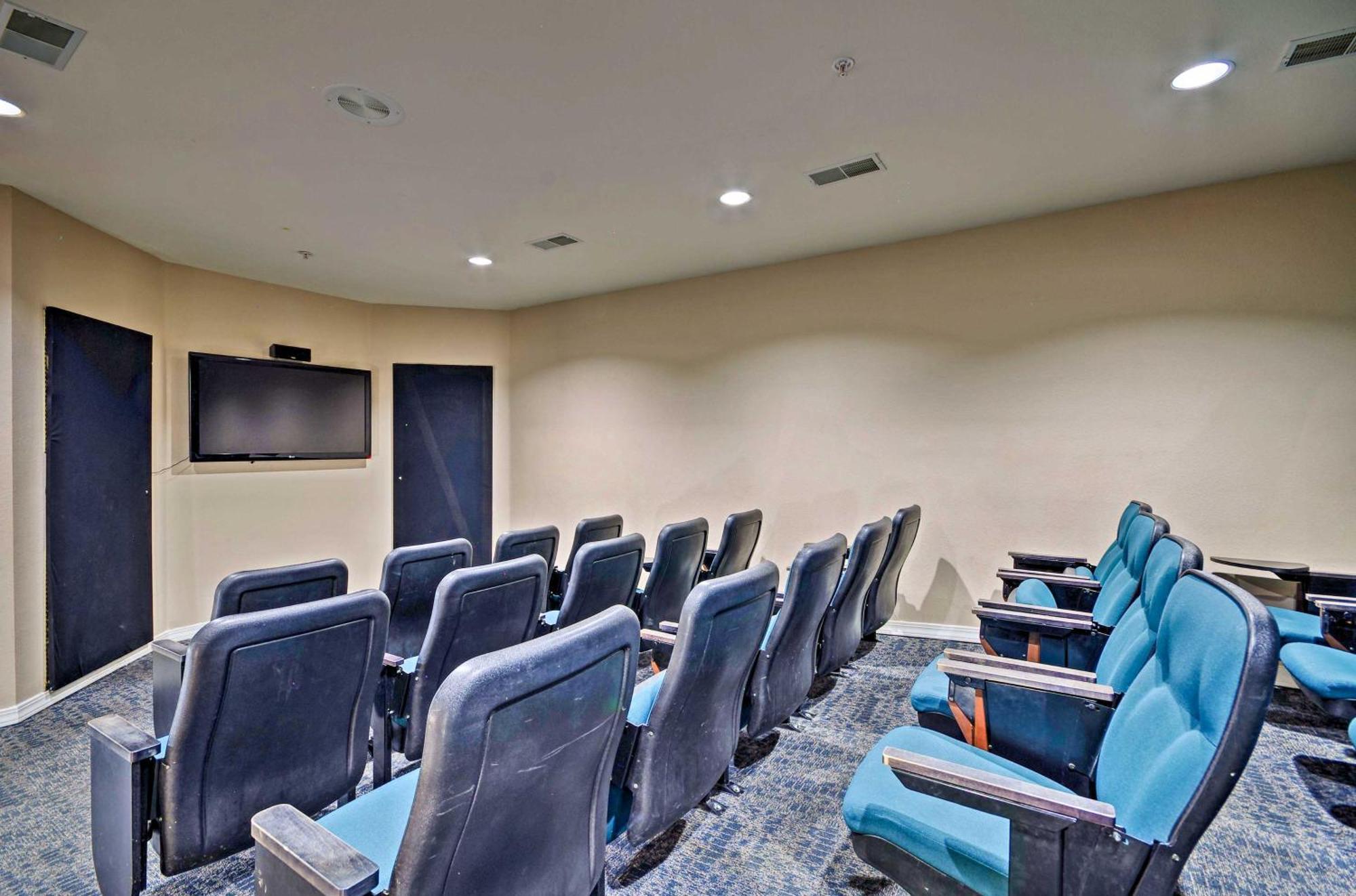 Ground-Floor Branson Condo With Community Perks Kültér fotó