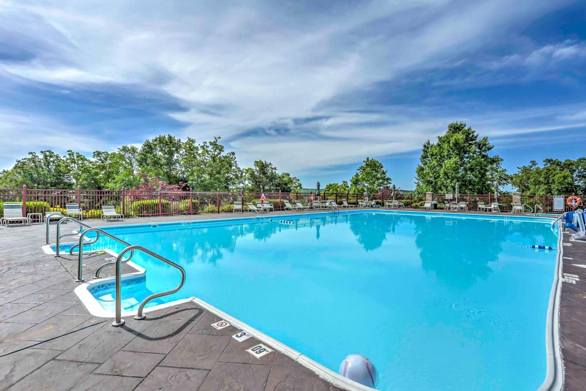 Ground-Floor Branson Condo With Community Perks Kültér fotó